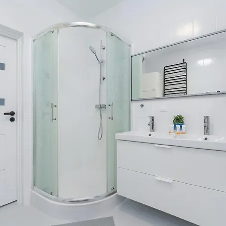 Beautiful House With Balcony, Ideal For Families By Renters Сasa de vacaciones