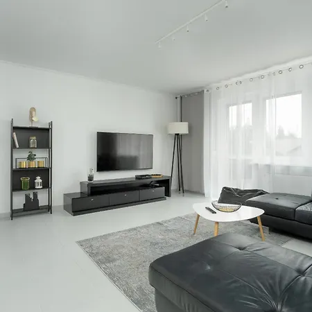 Beautiful House With Balcony, Ideal For Families By Renters * Poznan