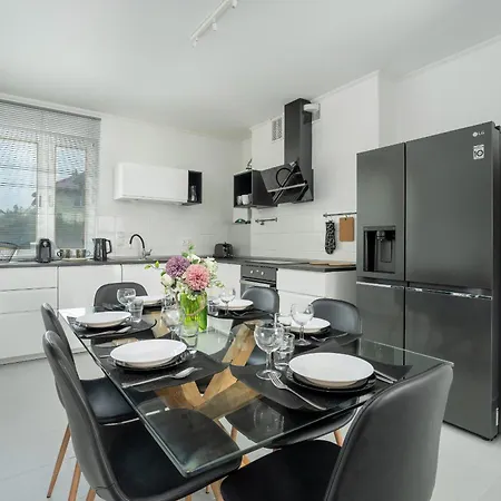 Holiday home Beautiful House With Balcony, Ideal For Families By Renters *