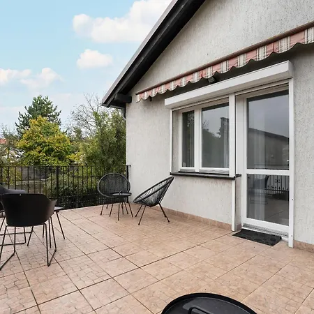 Beautiful House With Balcony, Ideal For Families By Renters Сasa de vacaciones
